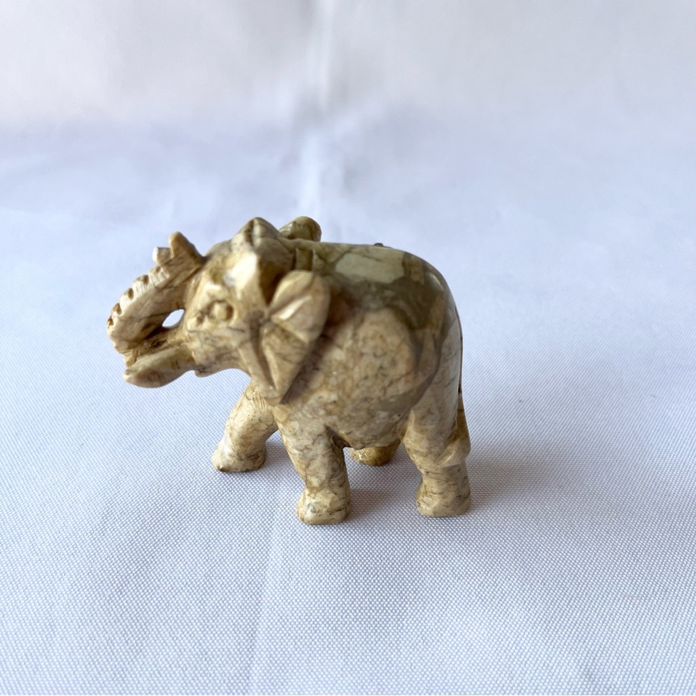 Hand Carved Para Stone Elephant From India - Picture 1 of 7